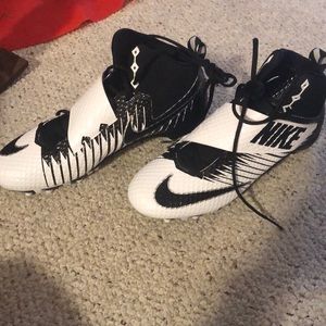 NWT nike strike pro Cleats